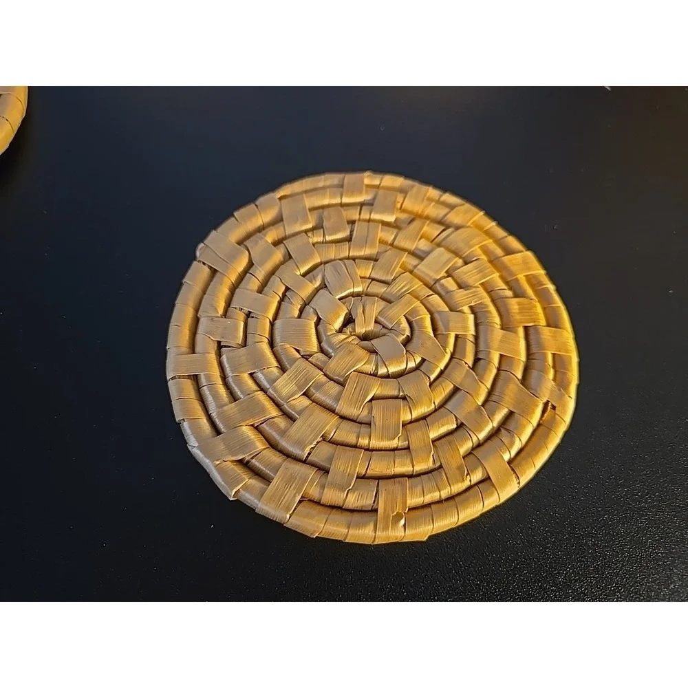 Woven Rattan Wicker Round 6 Coasters Set in Woven‎ Basket